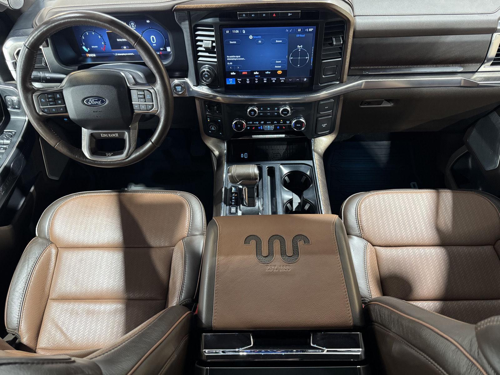 Vehicle photo 23