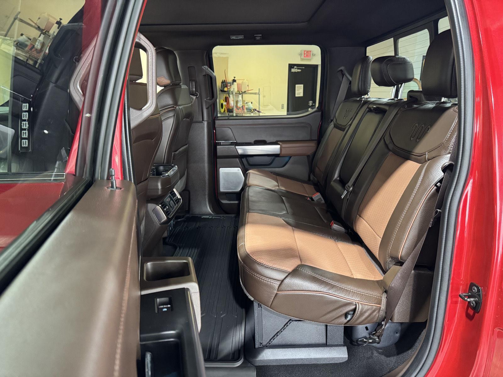 Vehicle photo 32