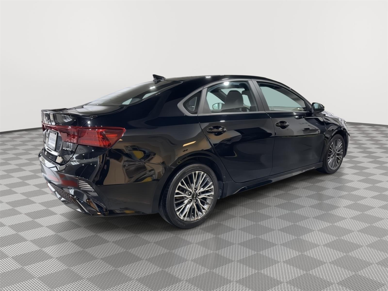 Vehicle photo 8