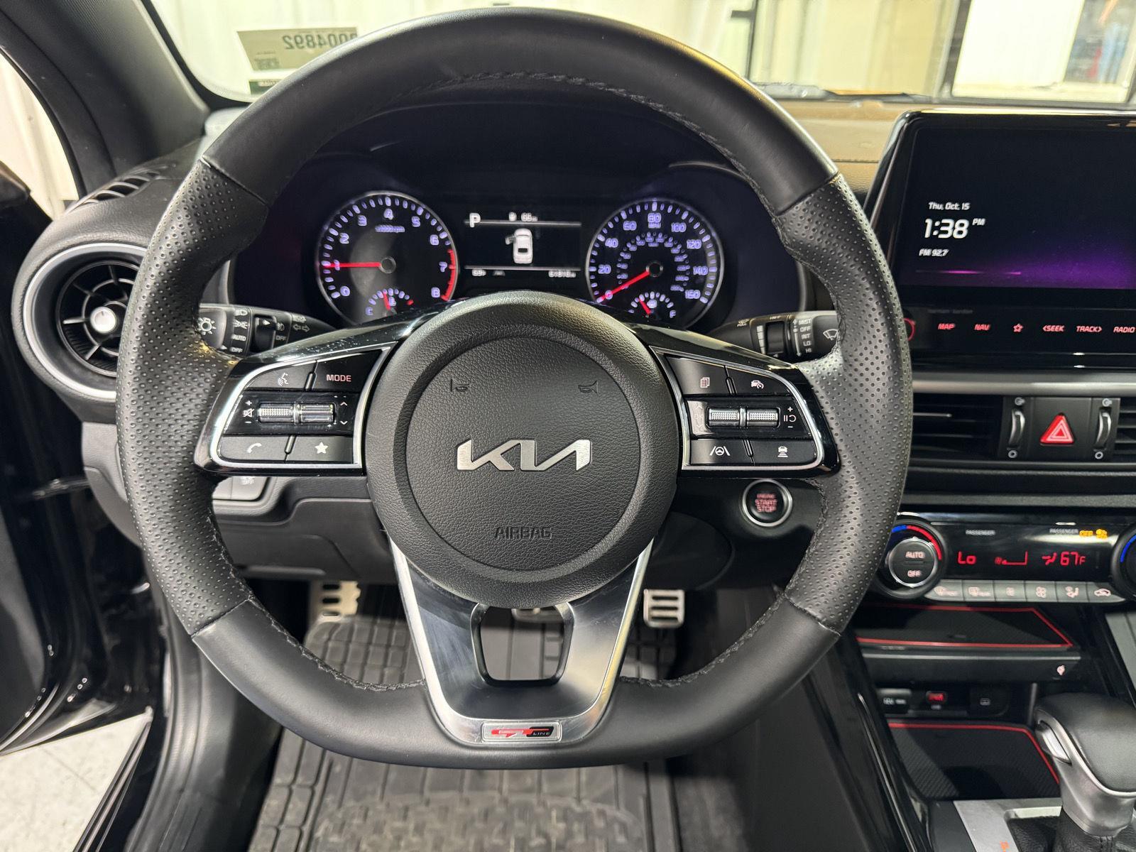 Vehicle photo 13