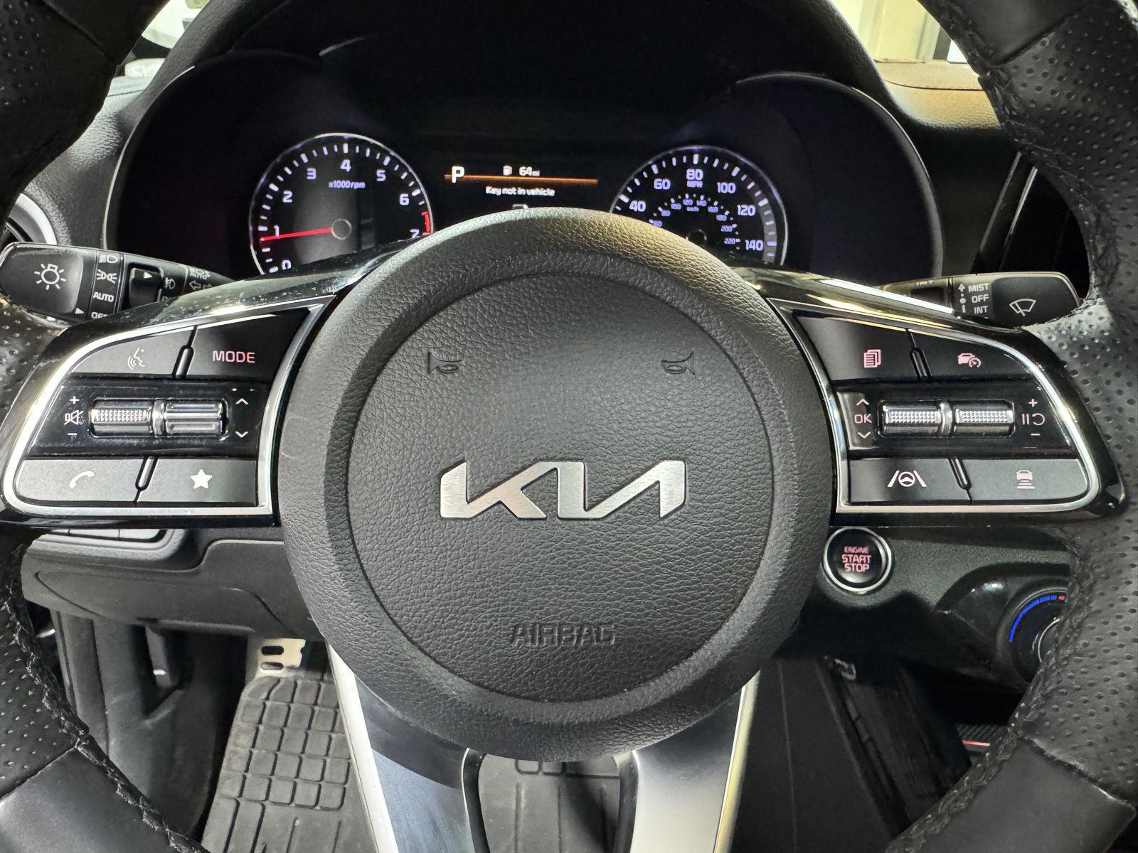 Vehicle photo 14