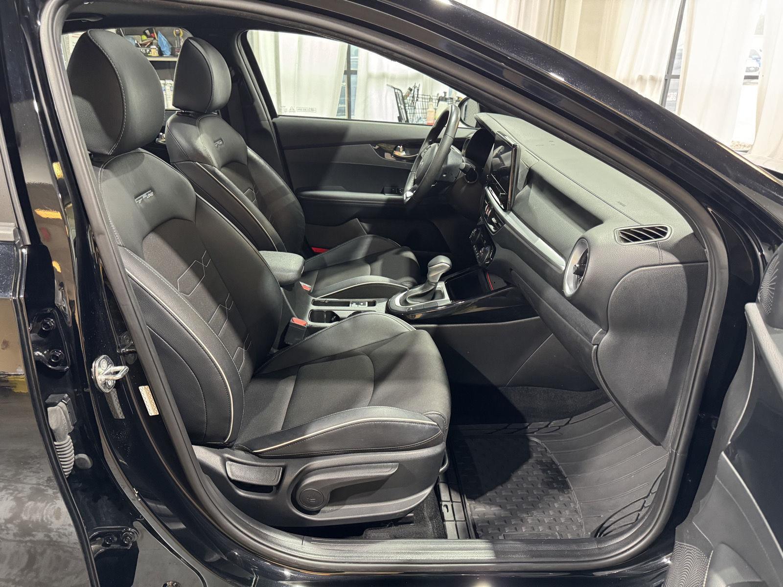 Vehicle photo 26