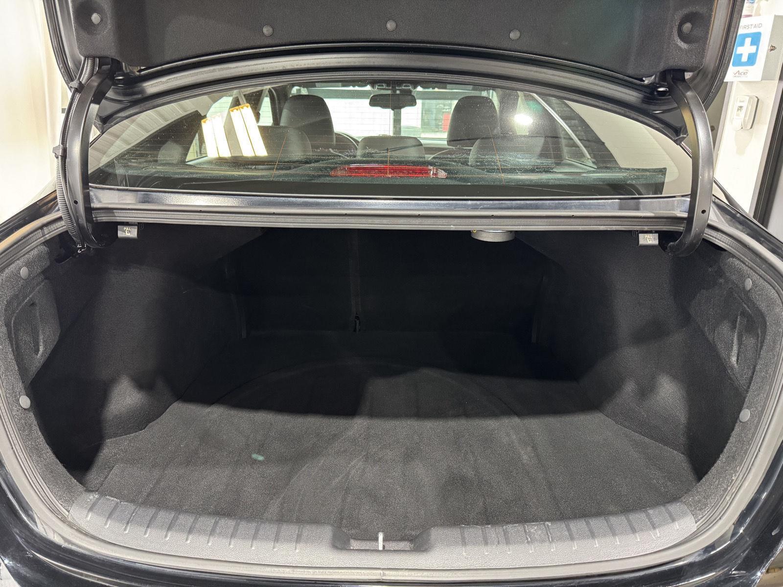 Vehicle photo 45