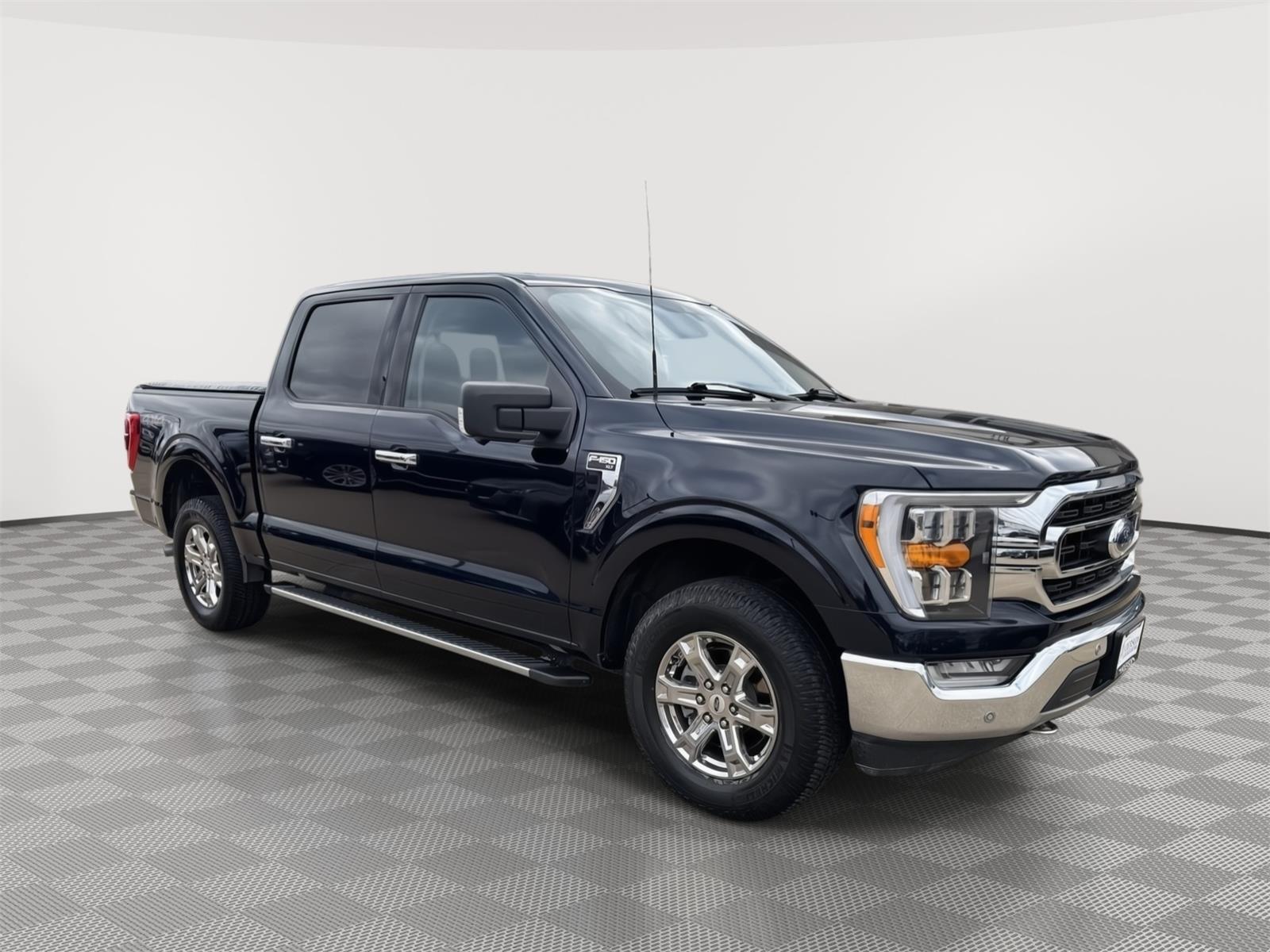 Vehicle photo 5
