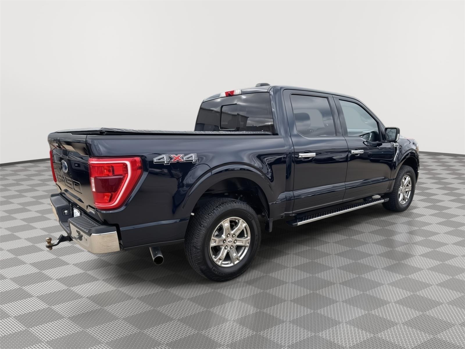 Vehicle photo 8