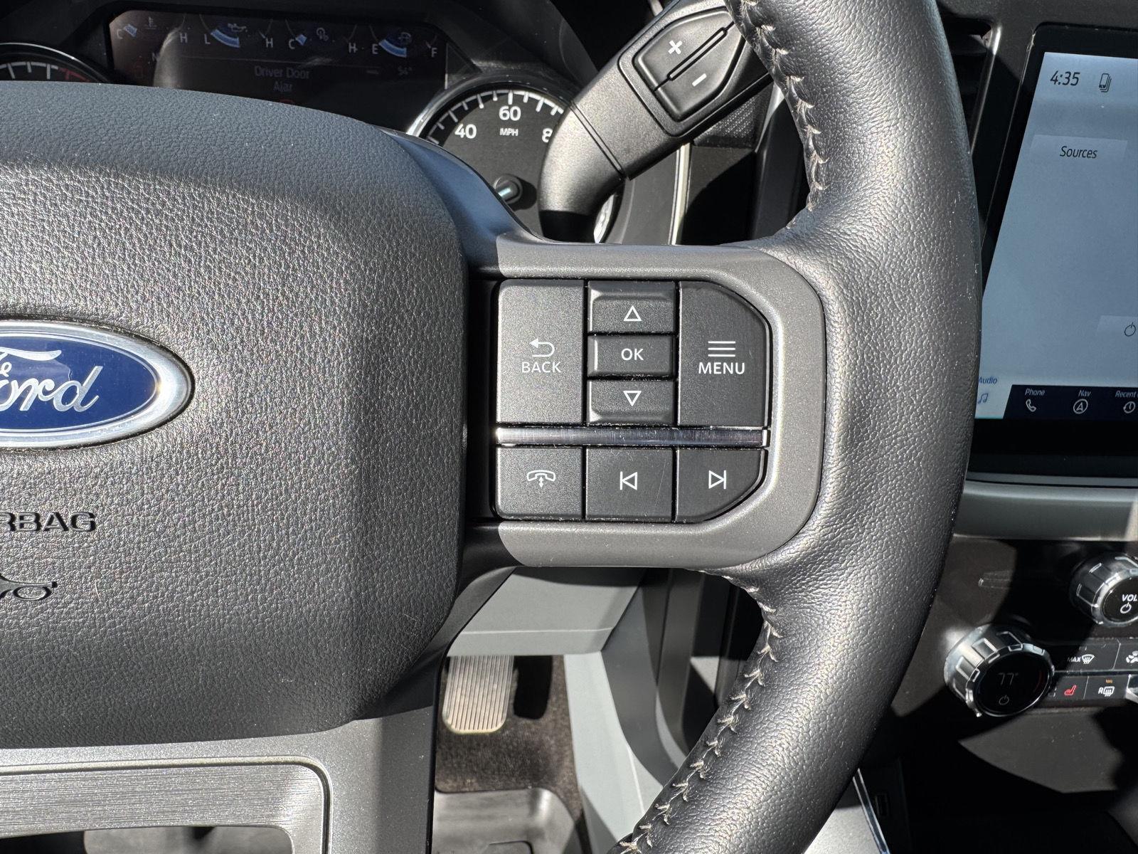 Vehicle photo 16