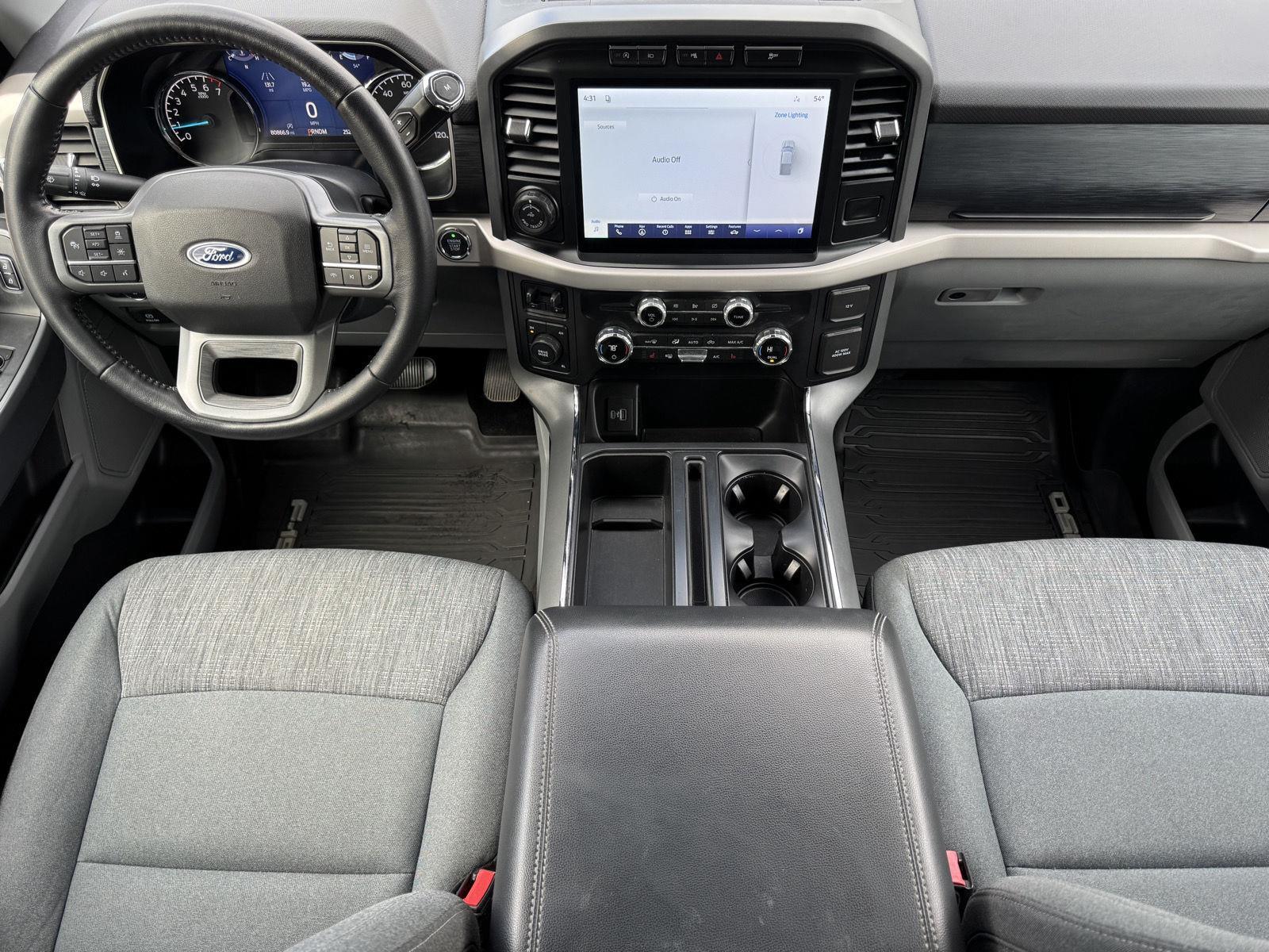 Vehicle photo 17