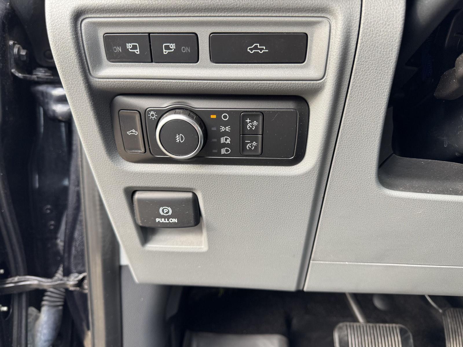 Vehicle photo 20