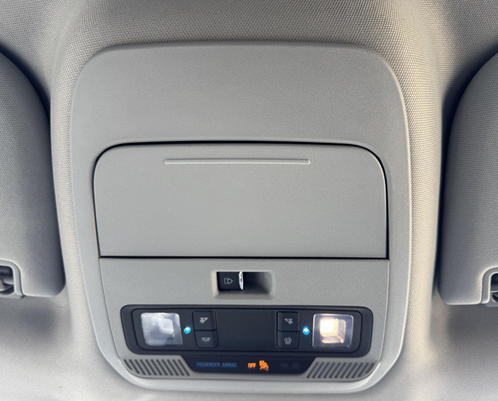 Vehicle photo 22