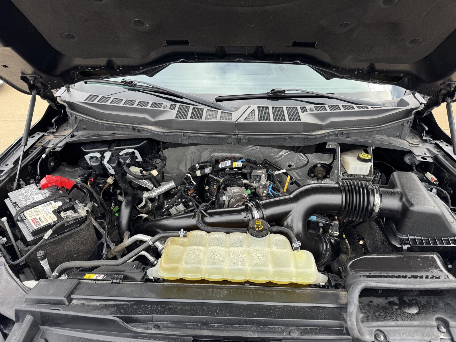 Vehicle photo 34