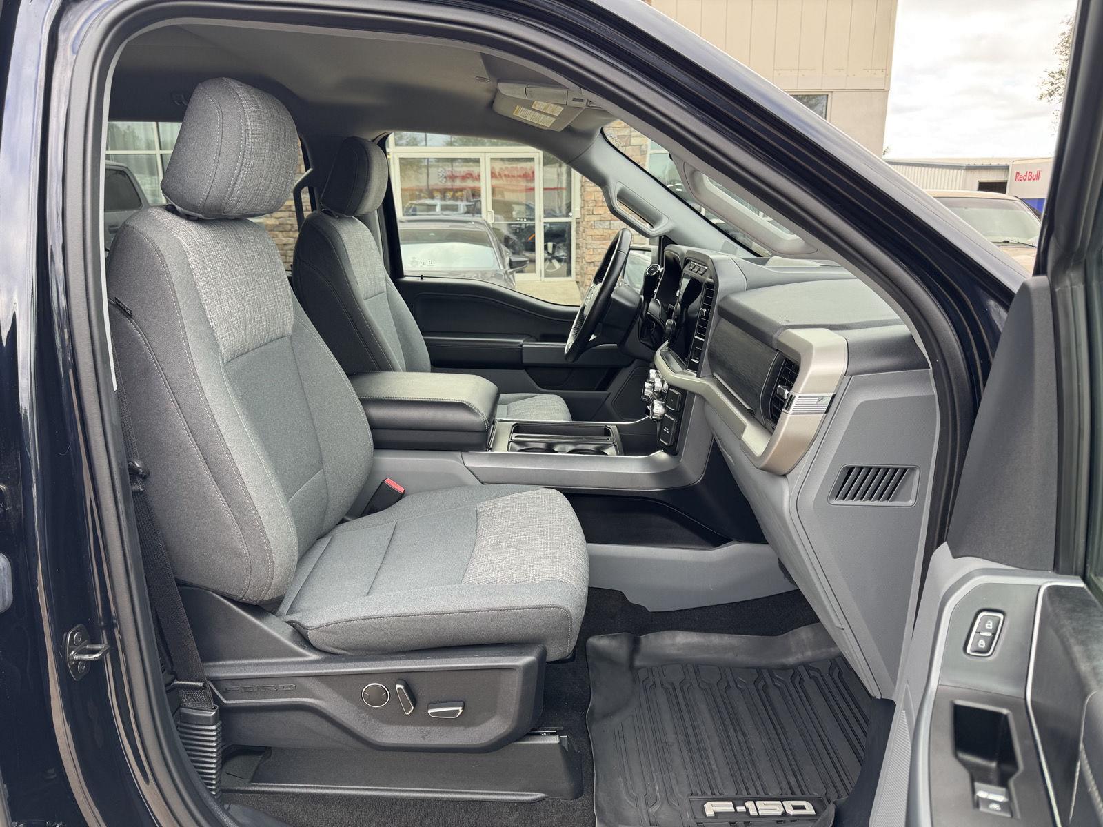 Vehicle photo 36