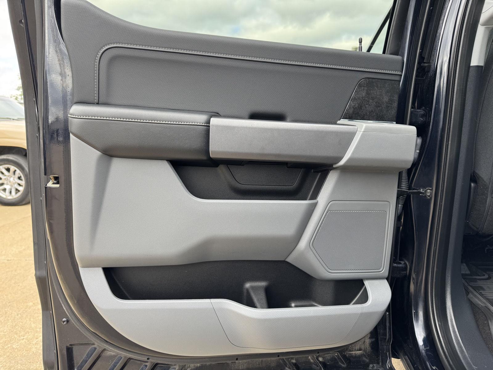 Vehicle photo 40