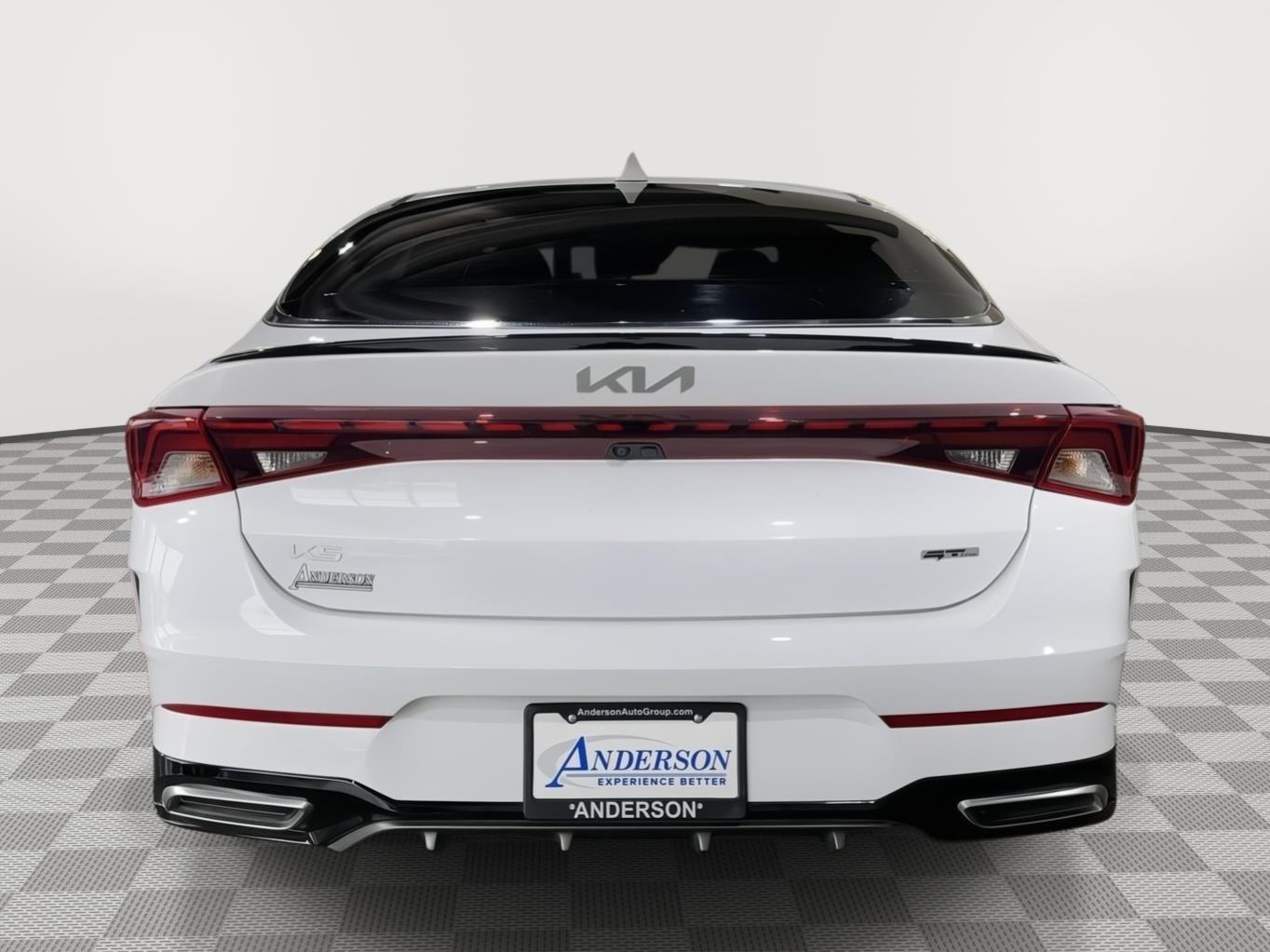Vehicle photo 9