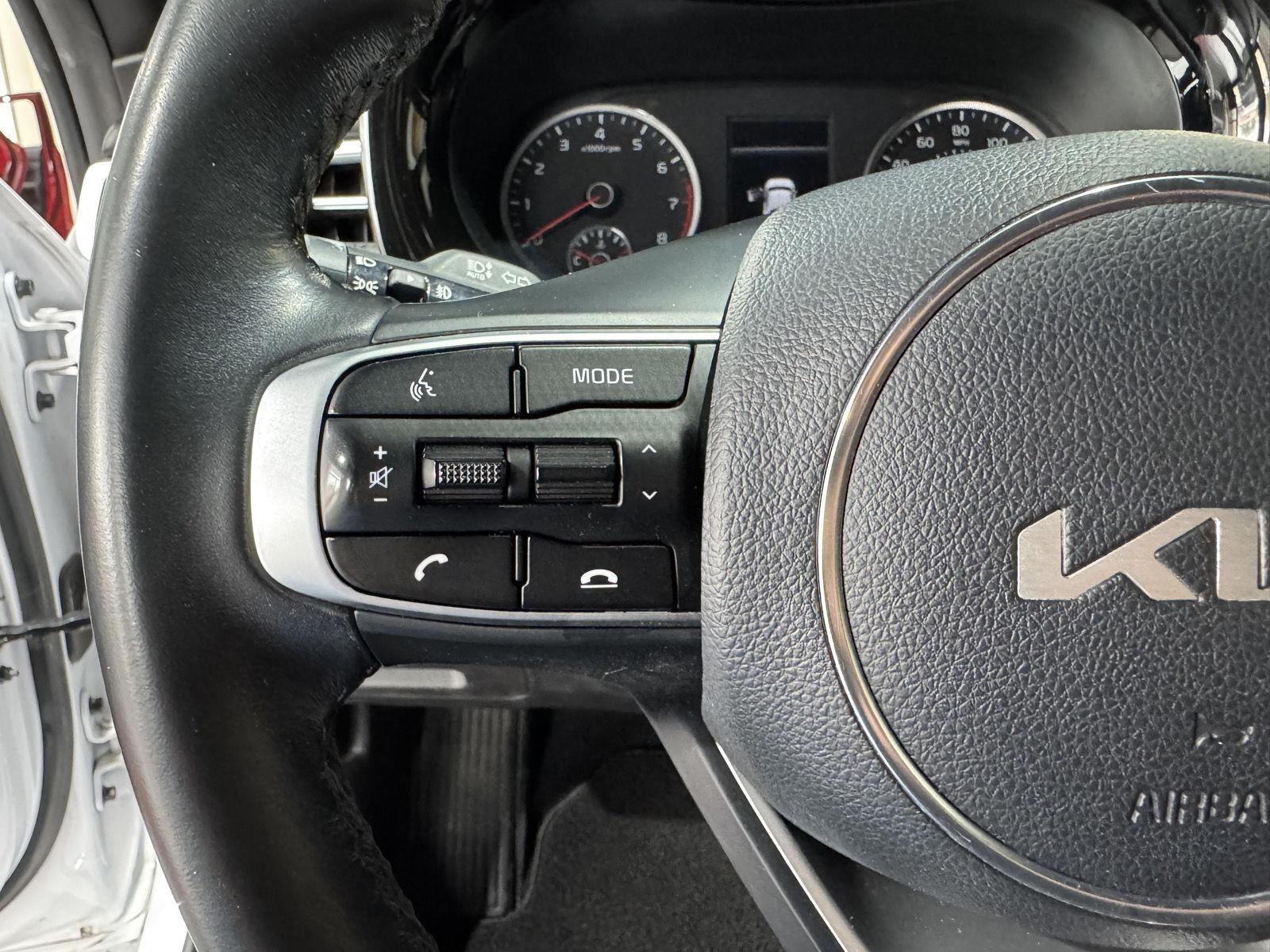 Vehicle photo 15