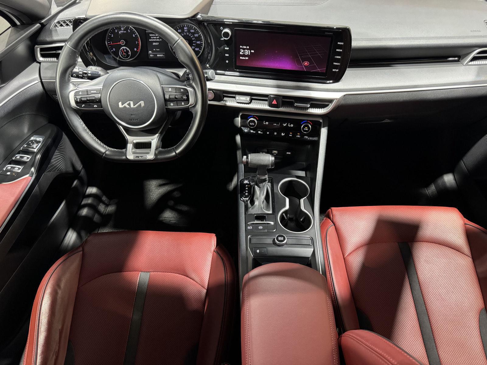 Vehicle photo 23