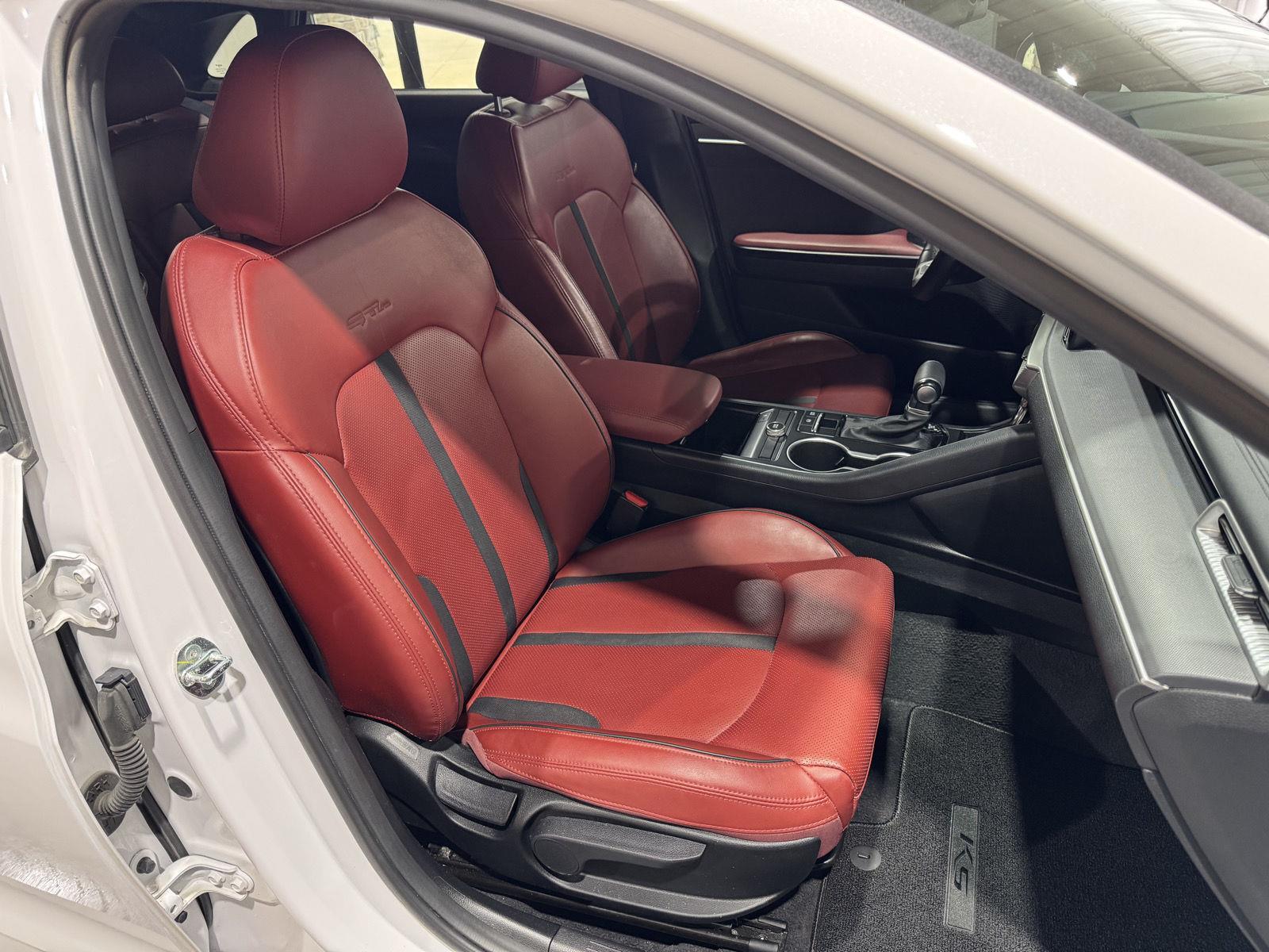 Vehicle photo 27