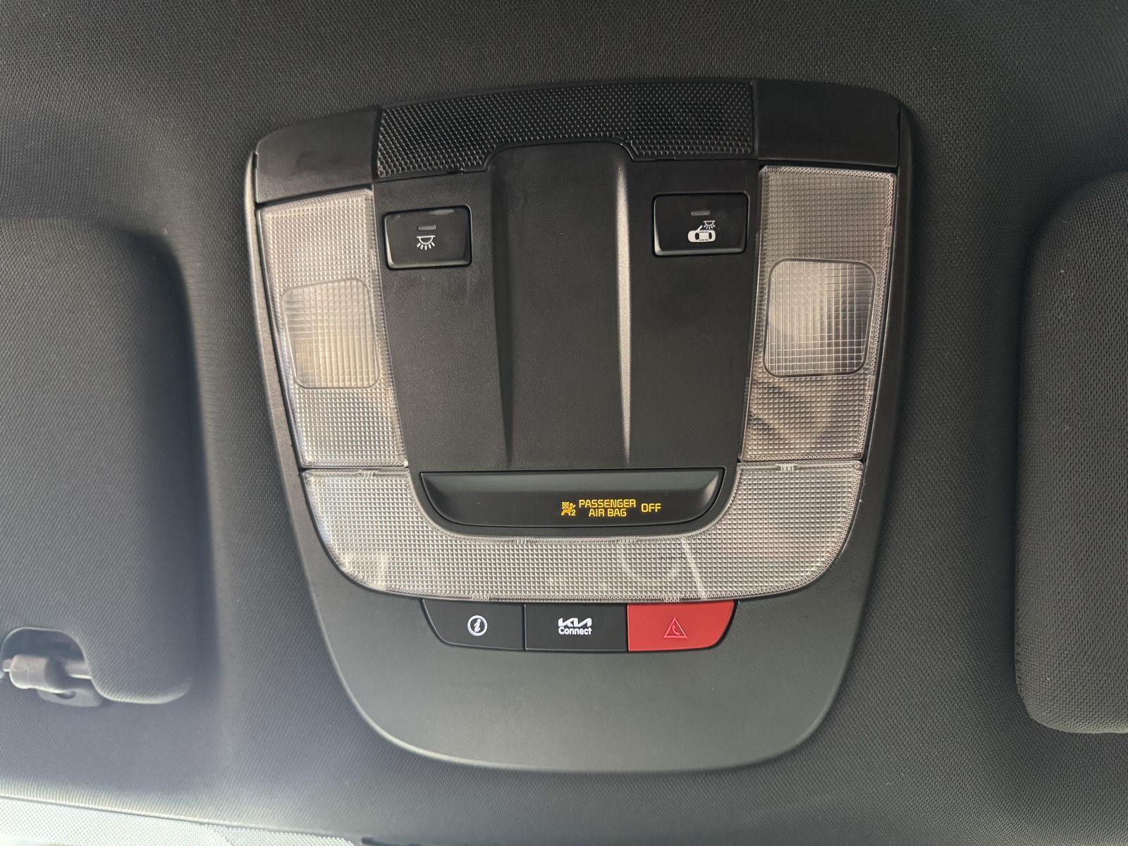 Vehicle photo 33