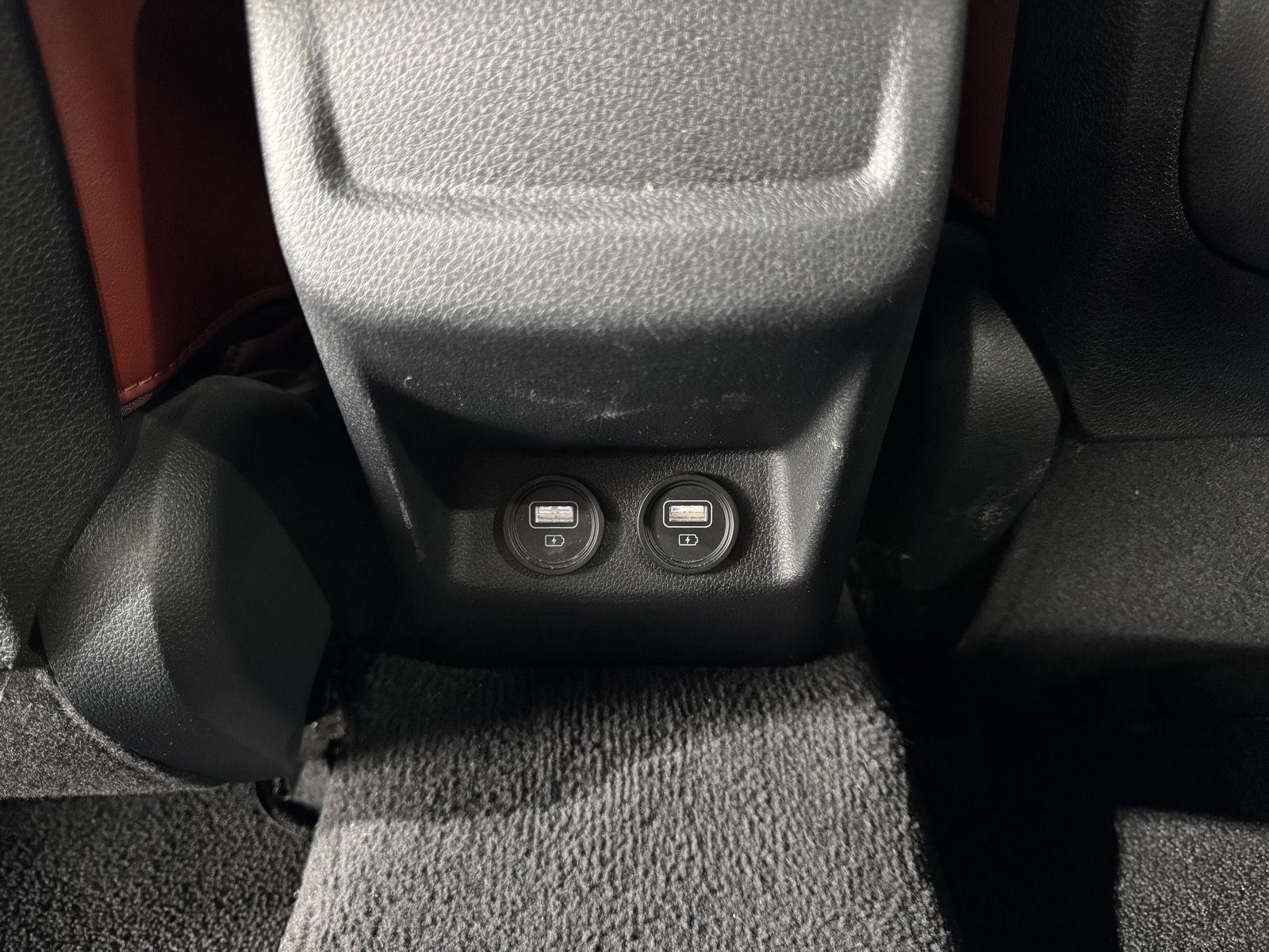 Vehicle photo 46