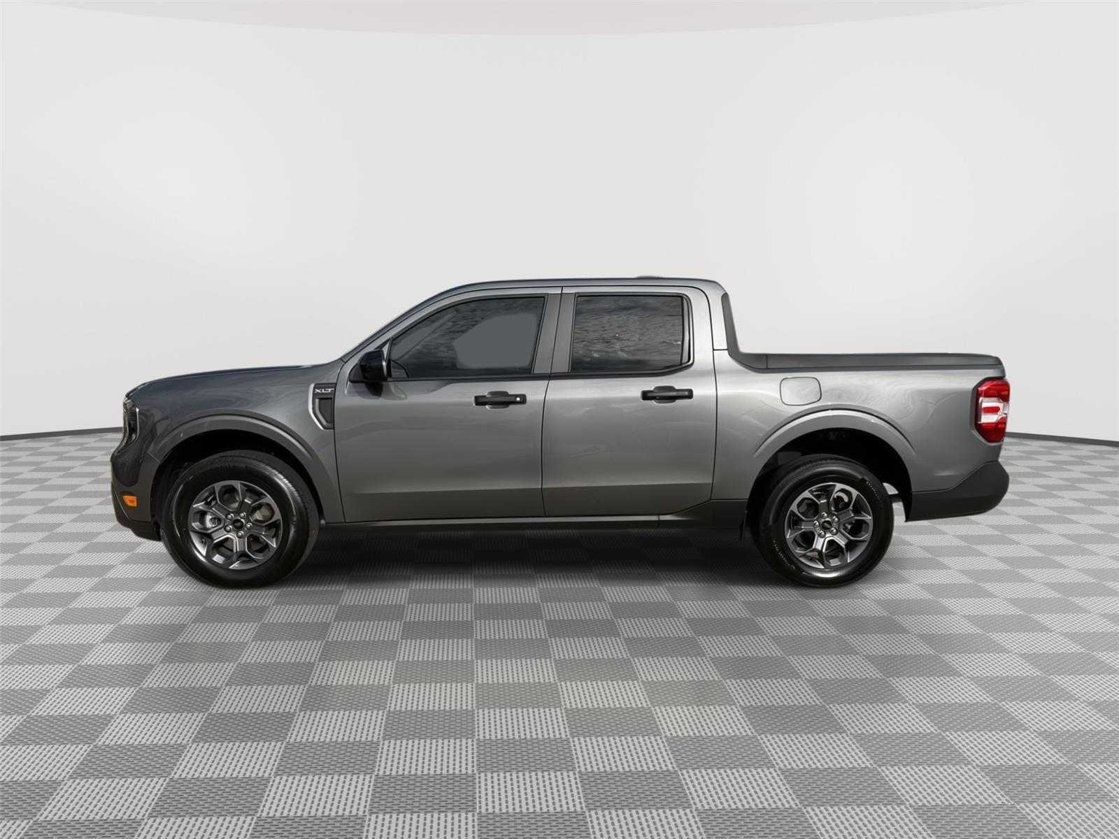 Vehicle photo 2