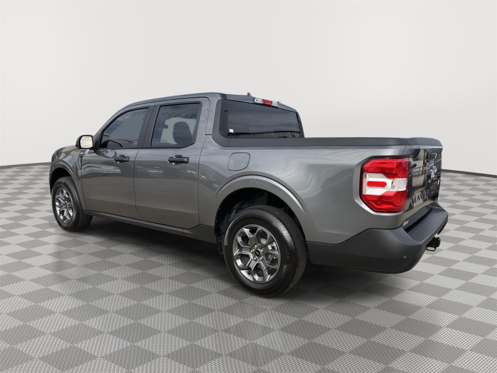 Vehicle photo 10