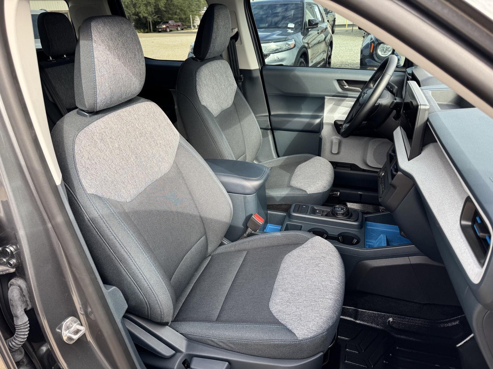Vehicle photo 27