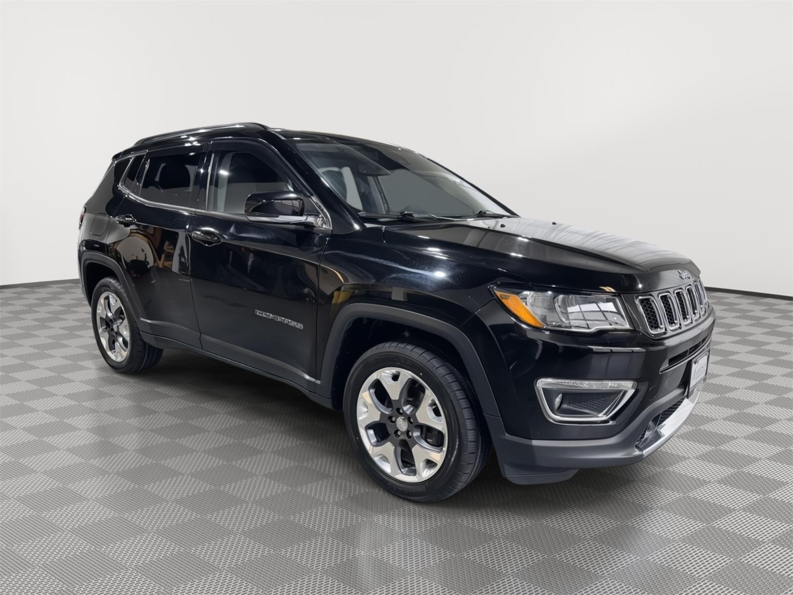 Vehicle photo 6