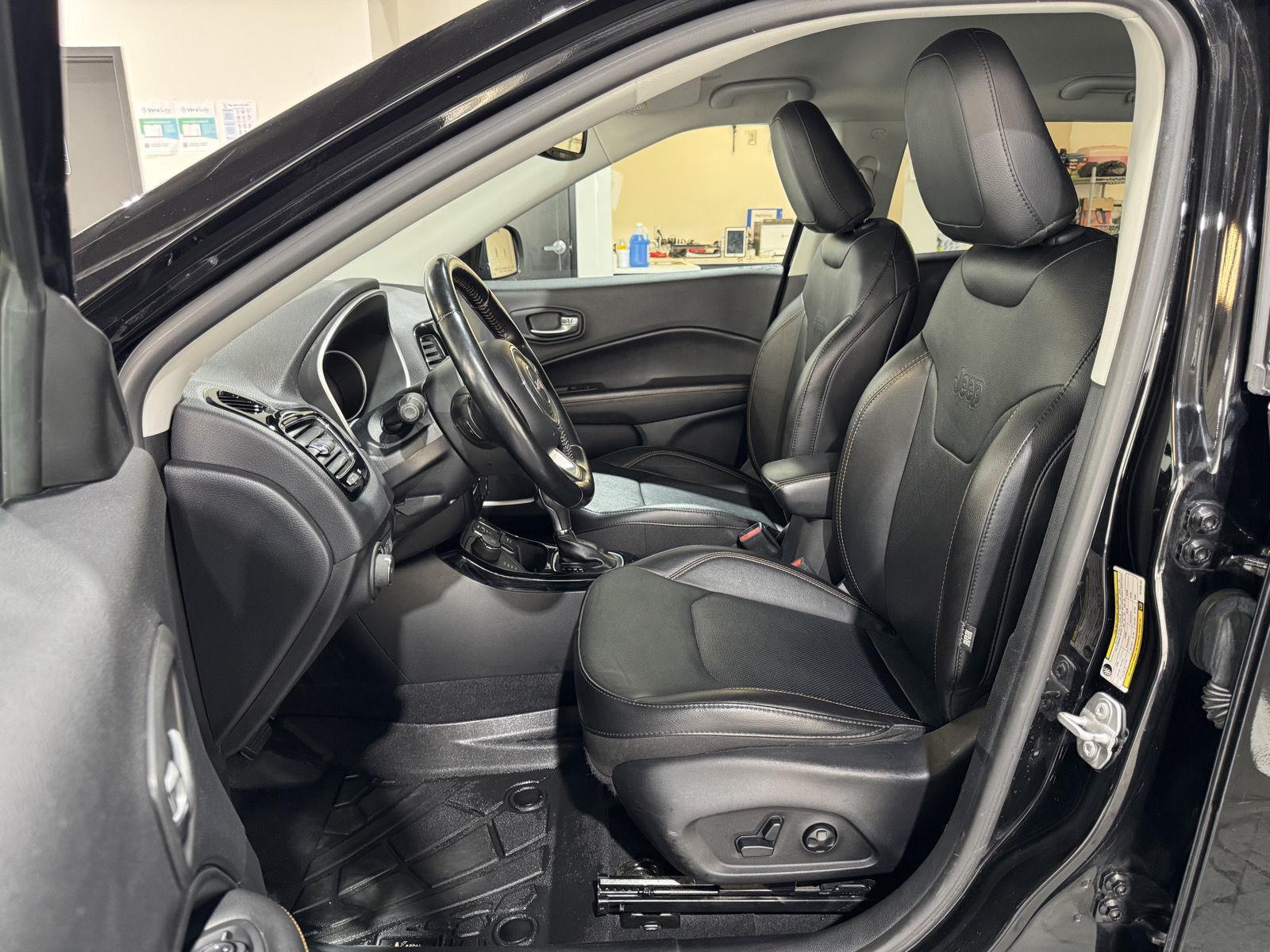 Vehicle photo 21