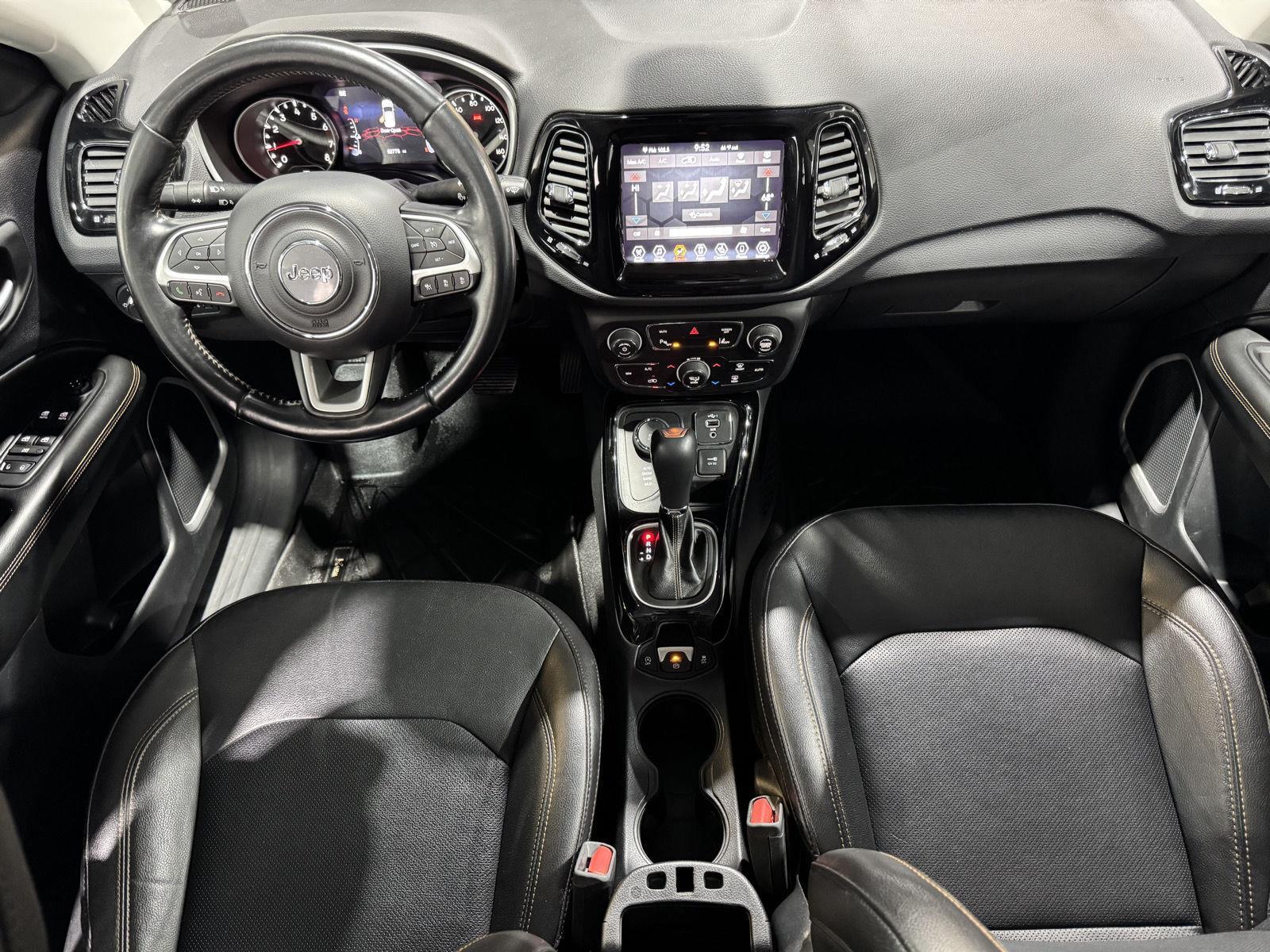 Vehicle photo 24