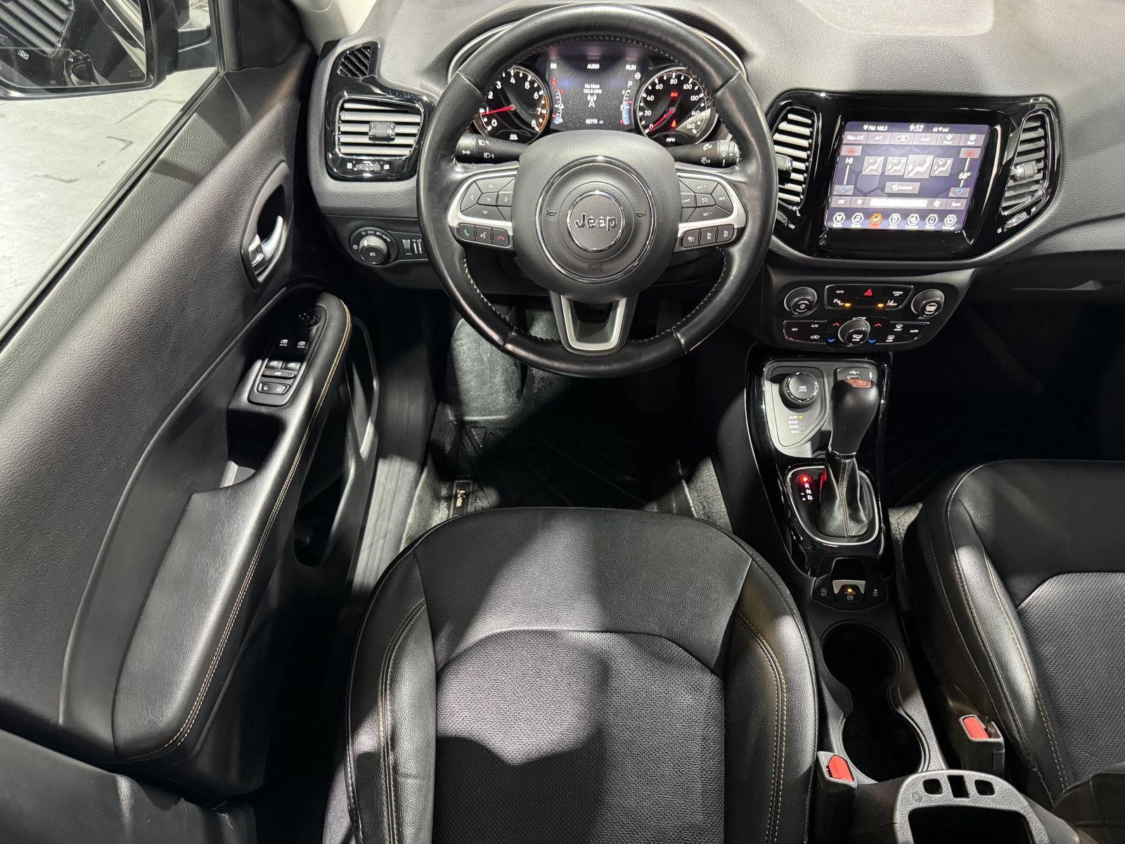 Vehicle photo 25