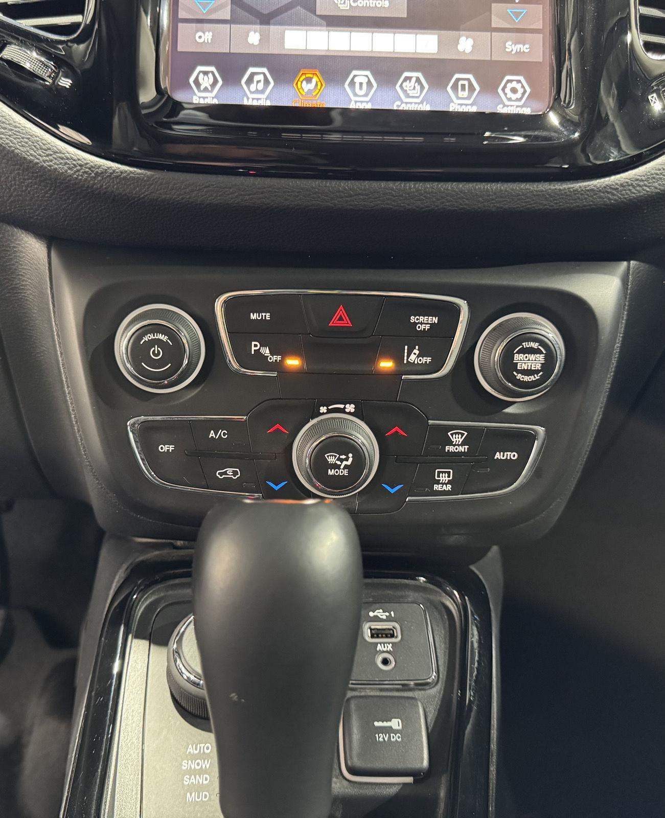 Vehicle photo 38