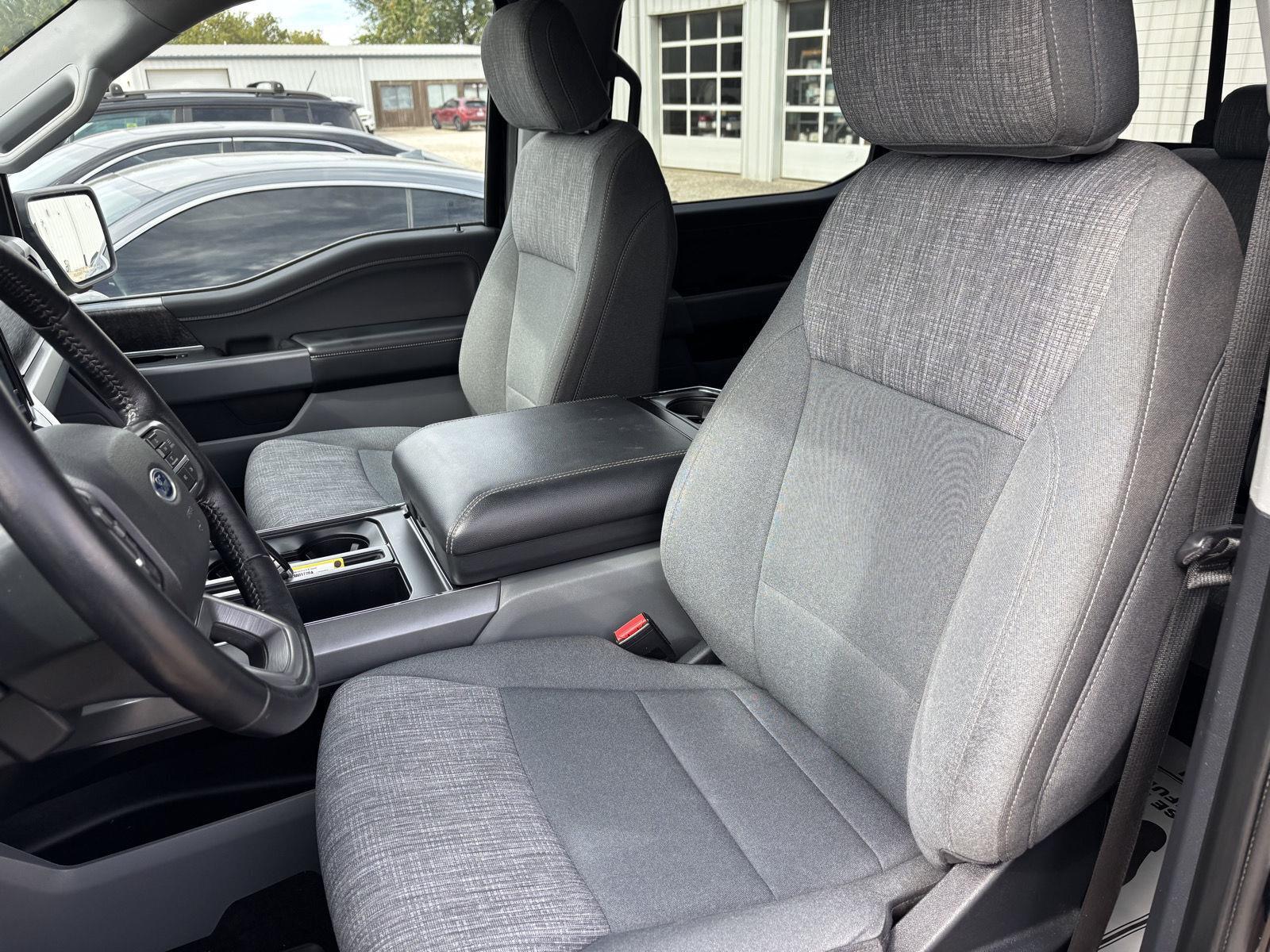 Vehicle photo 21