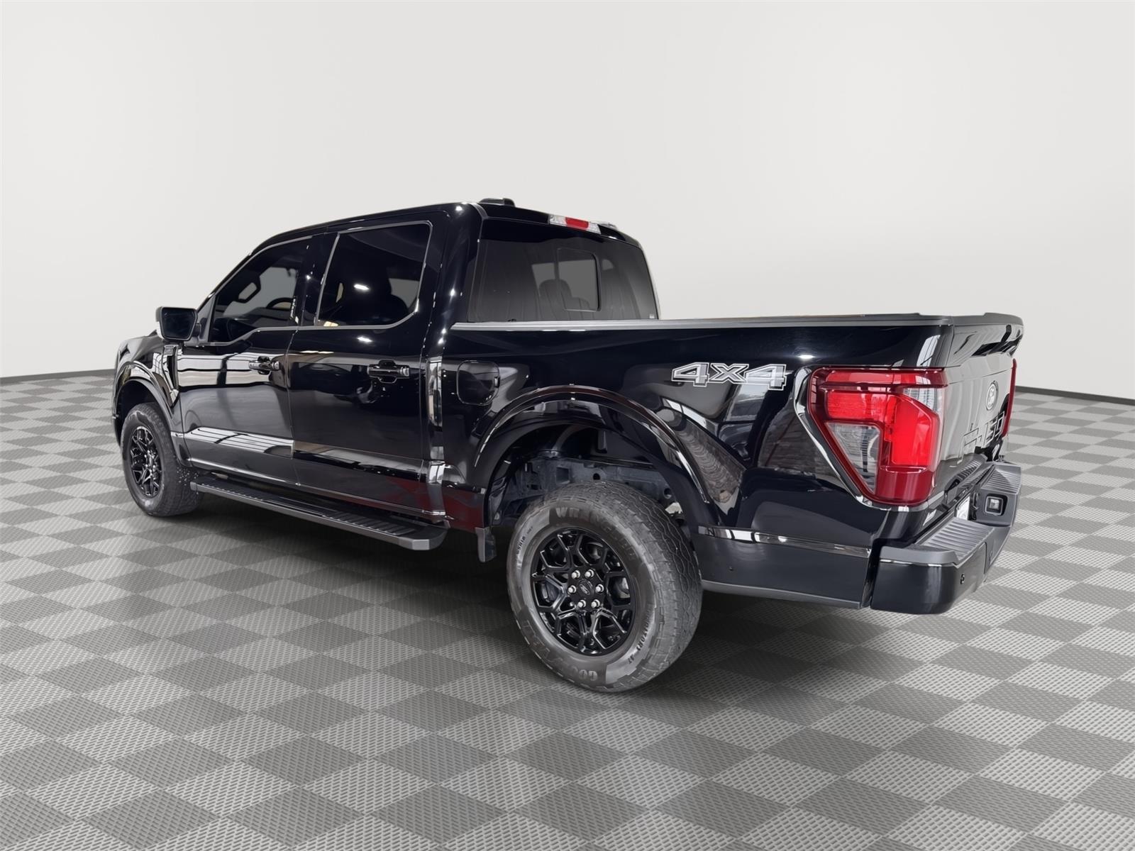 Vehicle photo 9