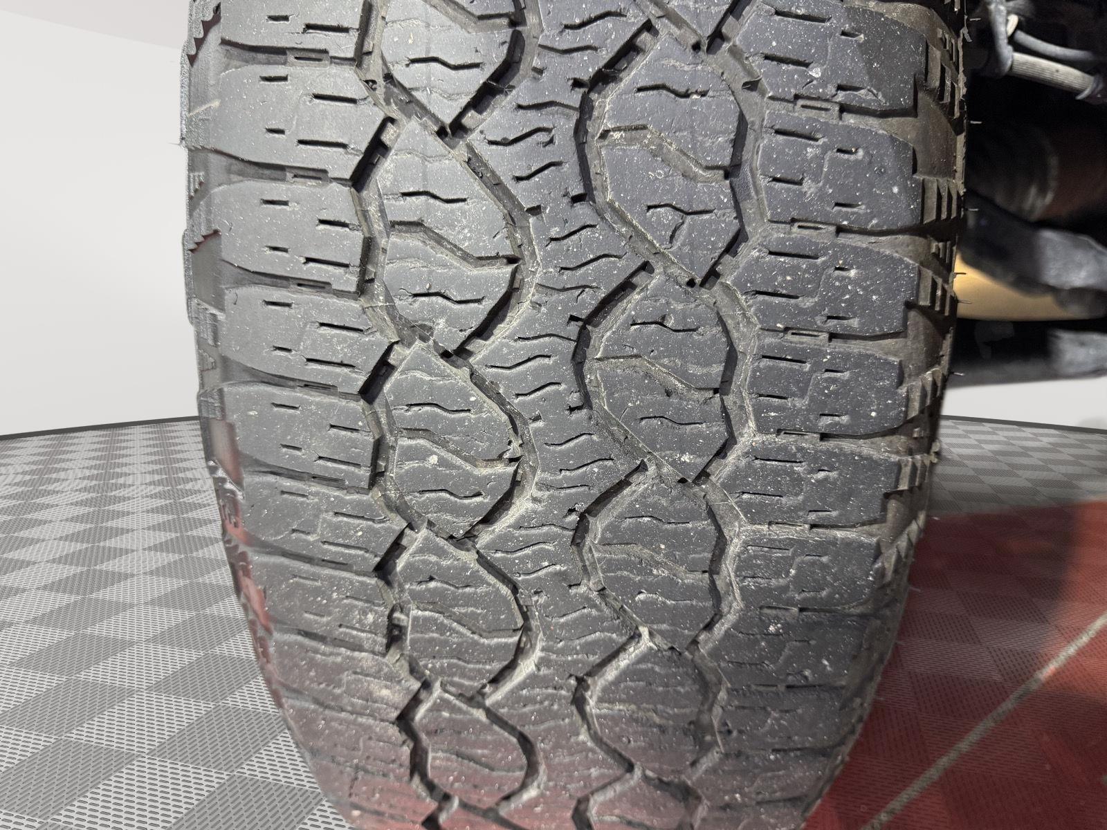 Vehicle photo 11