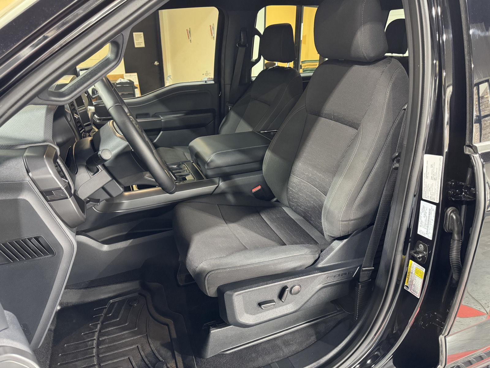 Vehicle photo 20