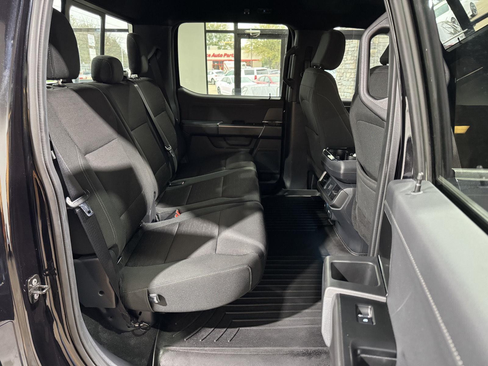 Vehicle photo 37