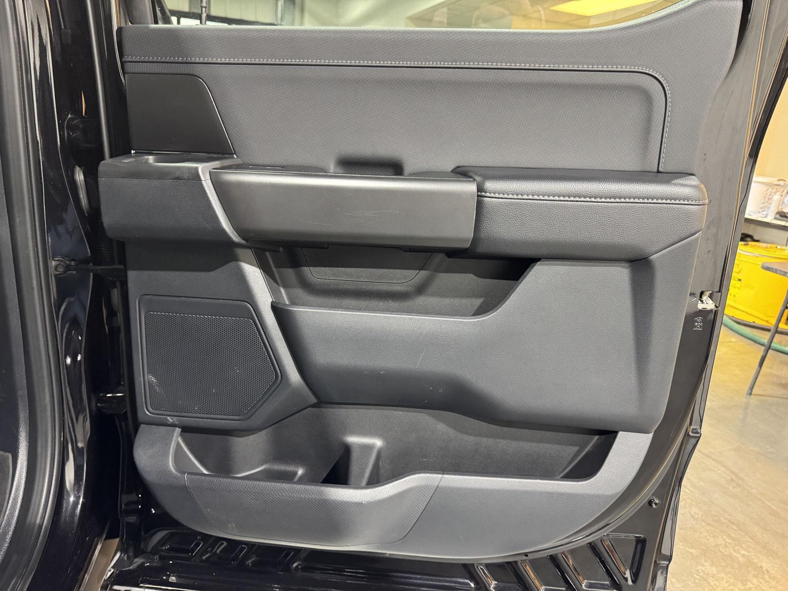 Vehicle photo 38