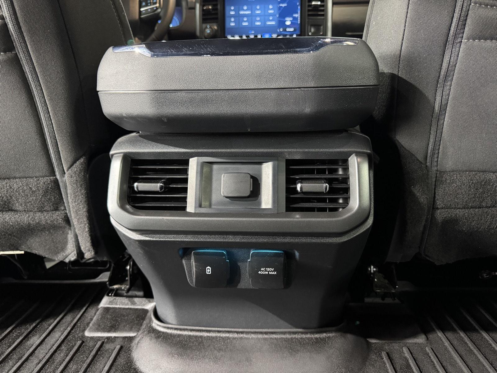 Vehicle photo 41
