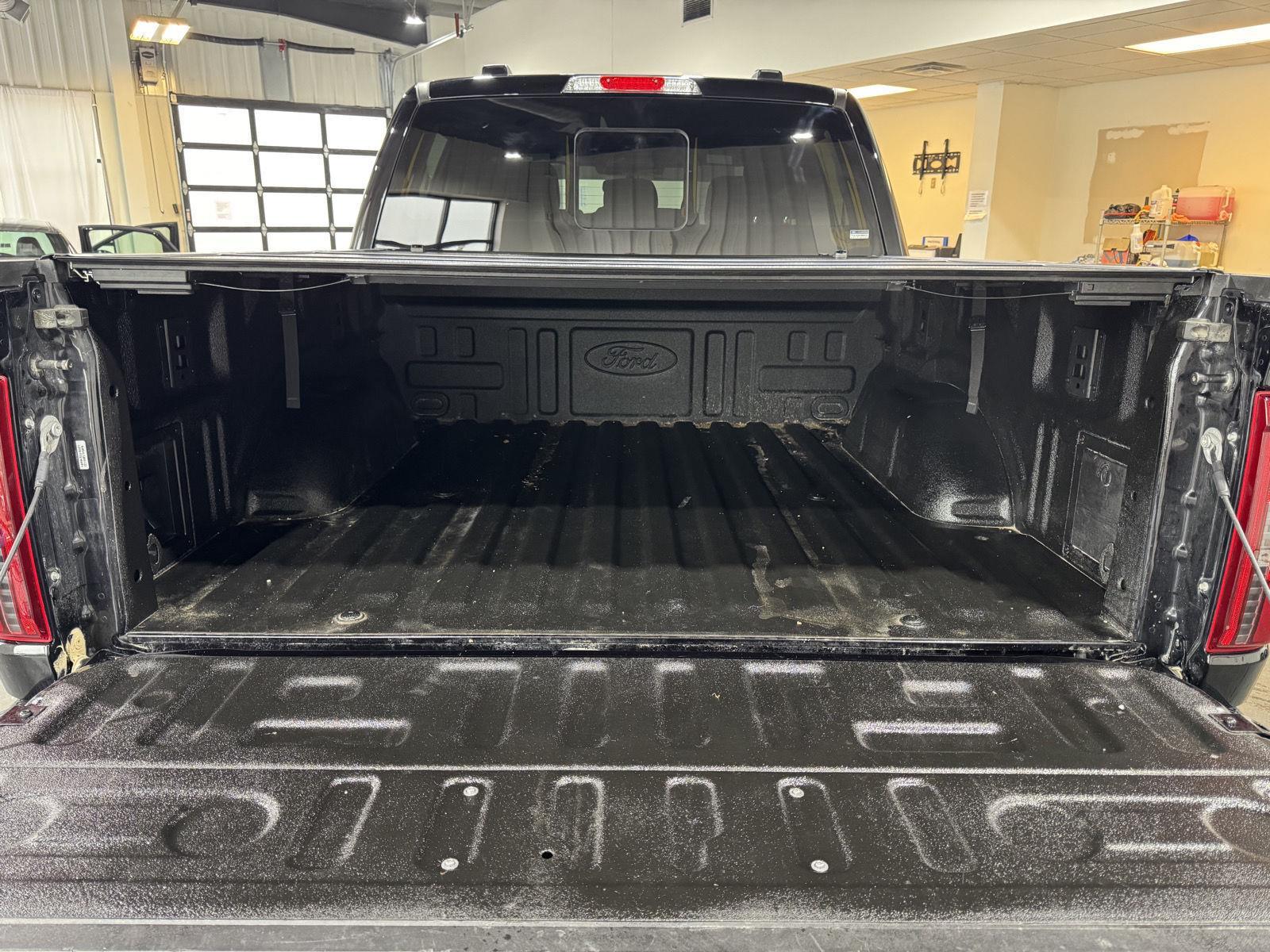 Vehicle photo 43