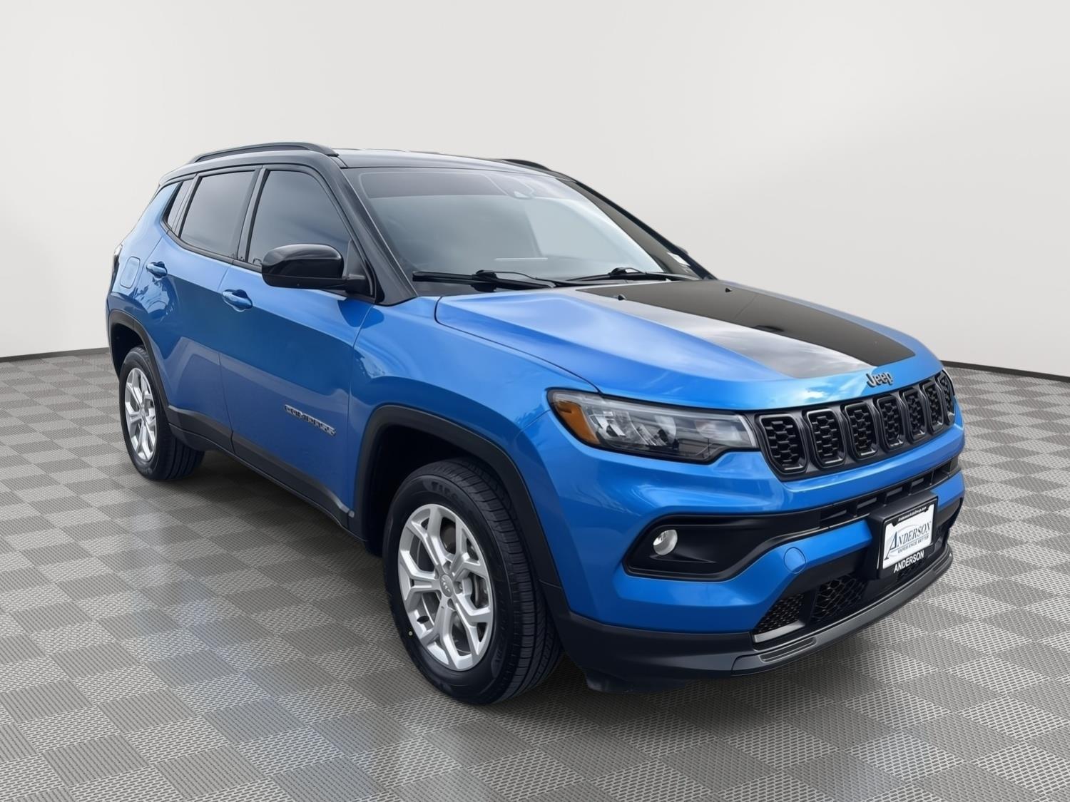 Vehicle photo 9