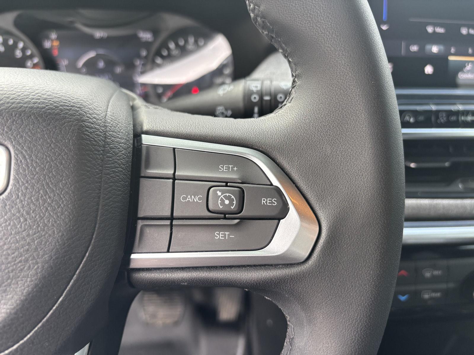 Vehicle photo 15