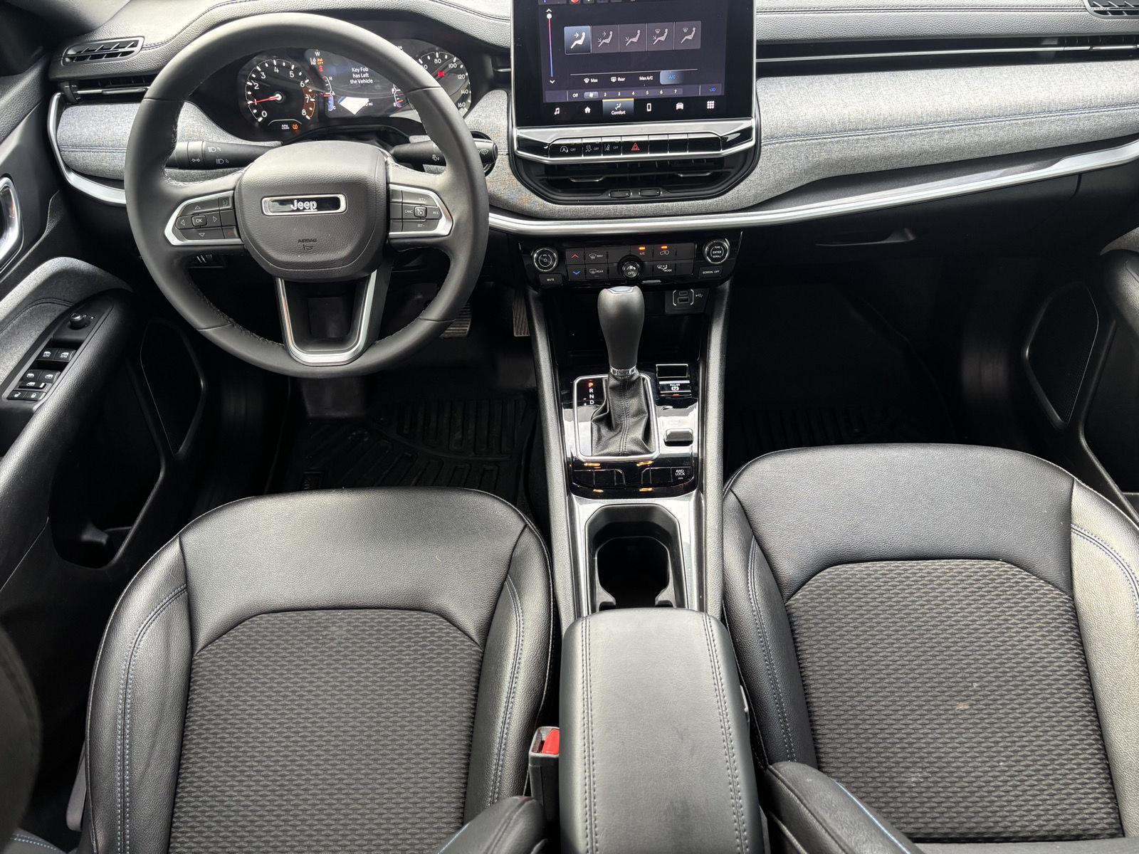 Vehicle photo 16