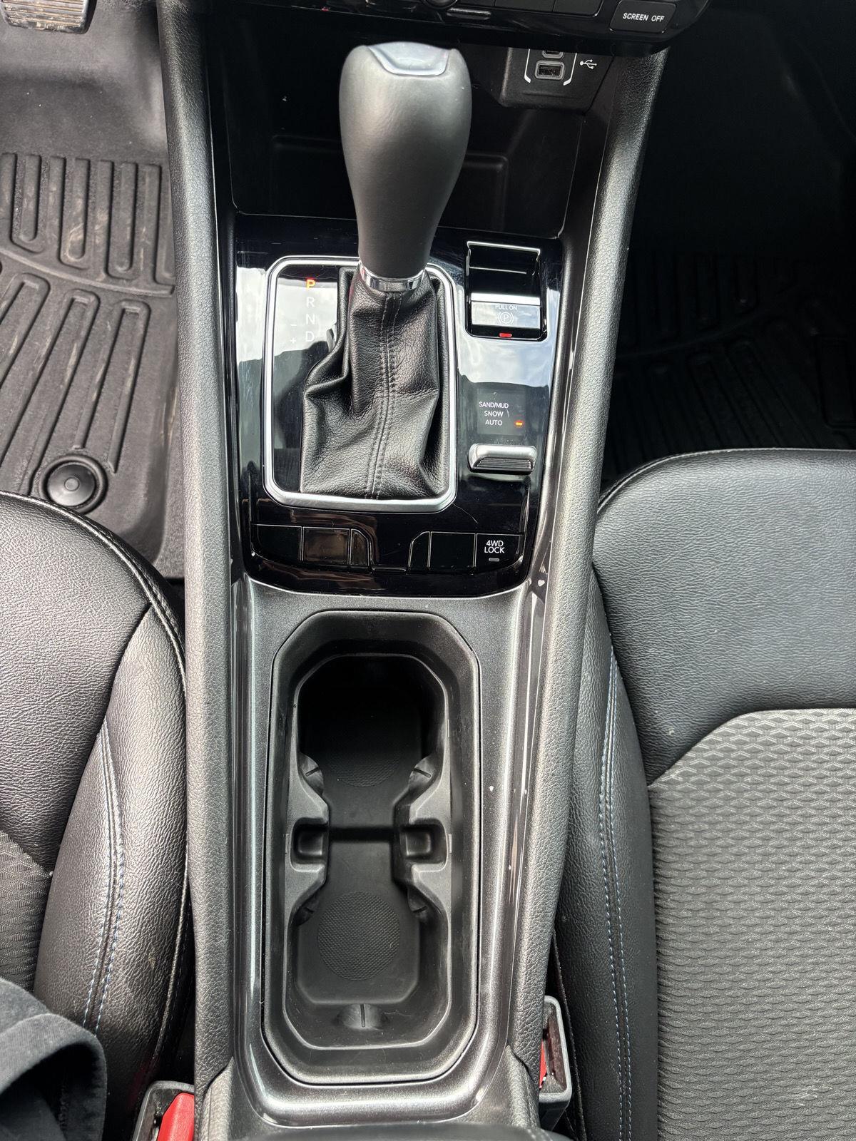 Vehicle photo 32