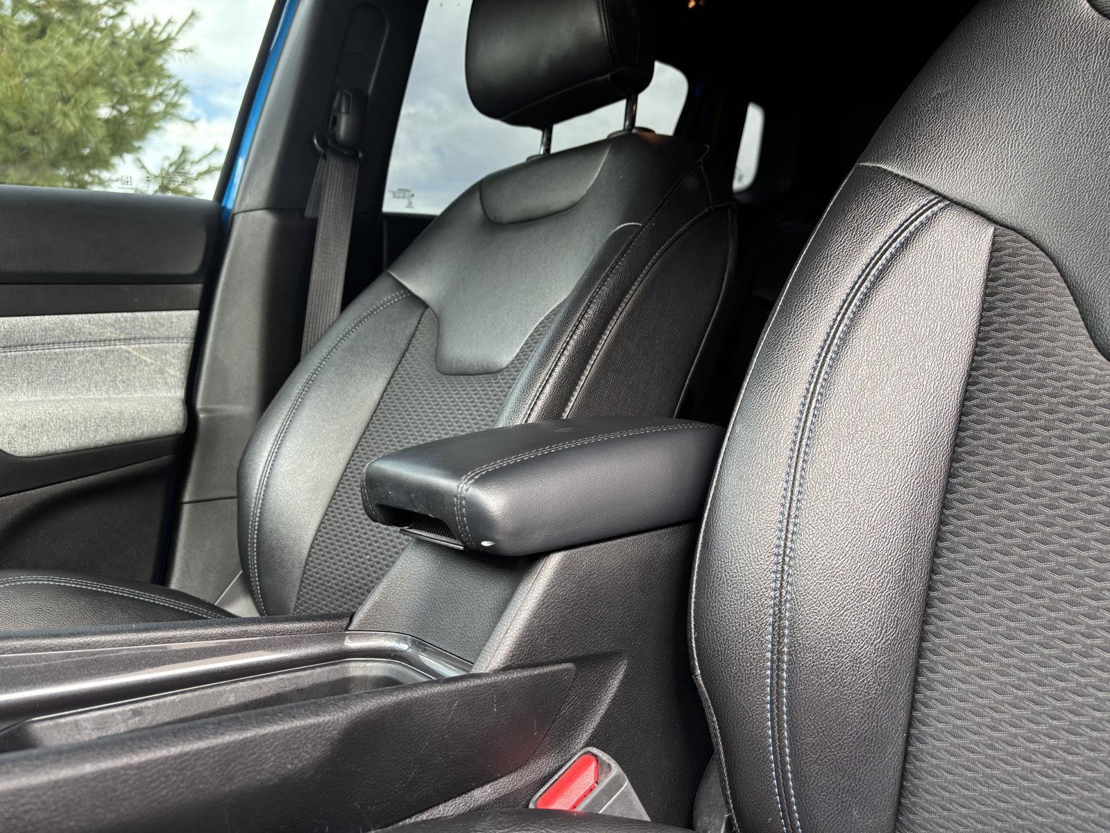 Vehicle photo 35