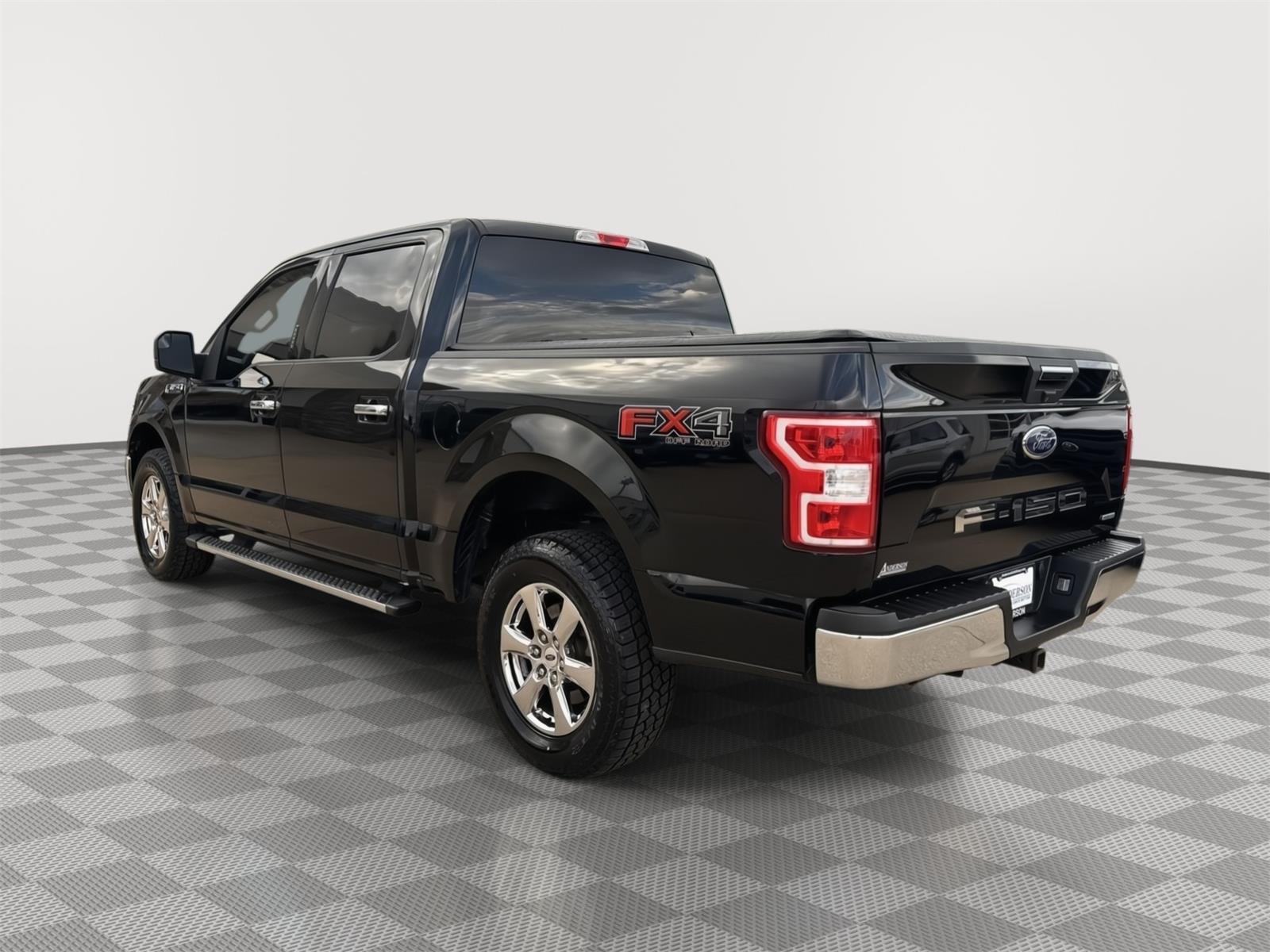 Vehicle photo 10
