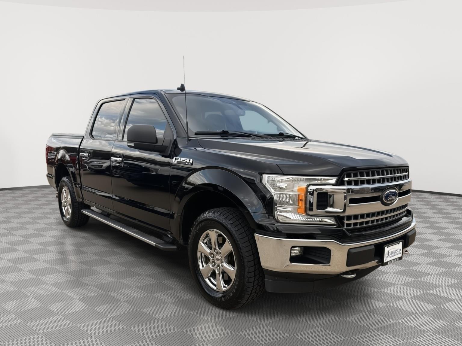 Vehicle photo 6