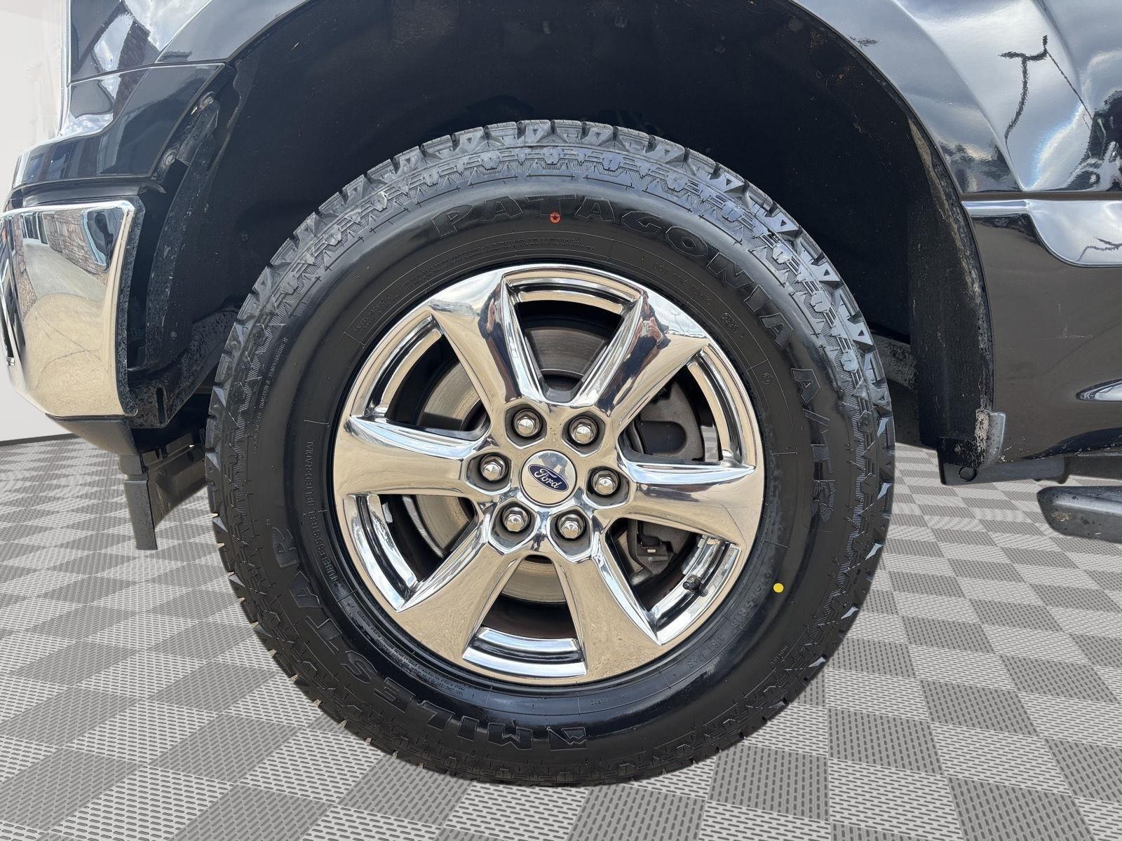 Vehicle photo 11