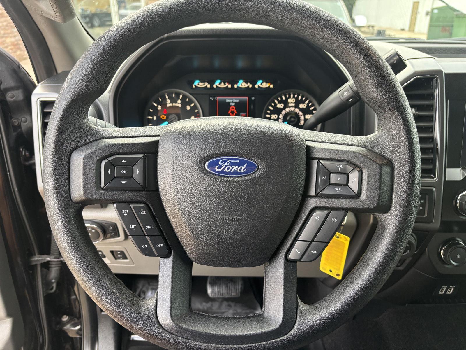 Vehicle photo 18