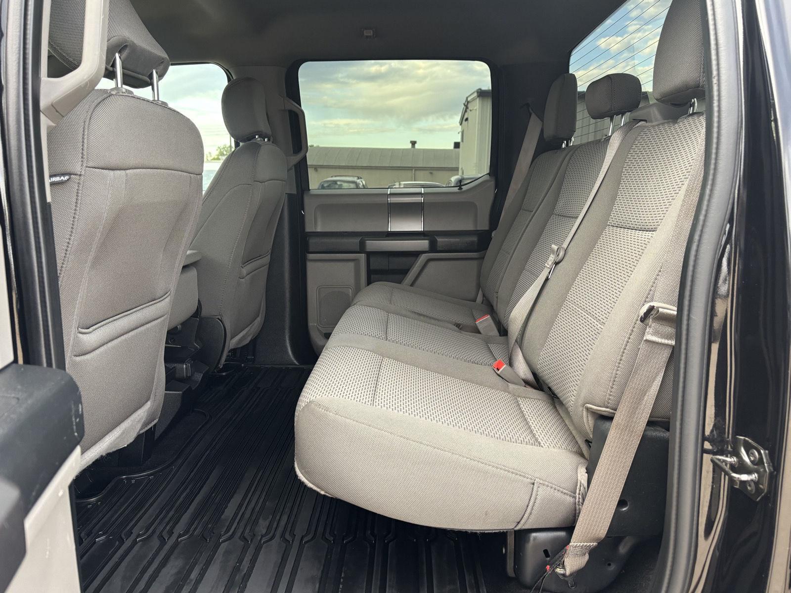 Vehicle photo 24