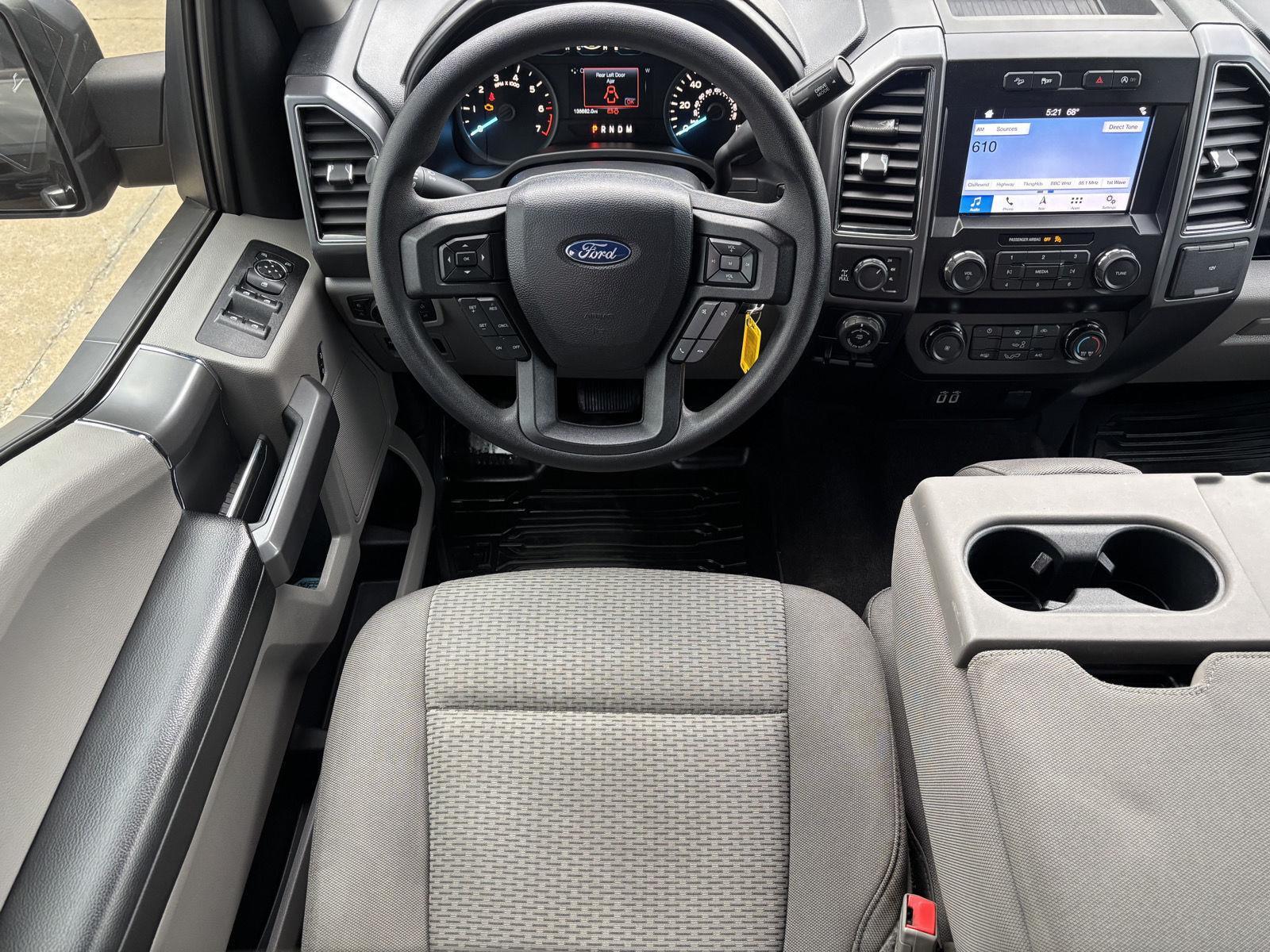 Vehicle photo 31