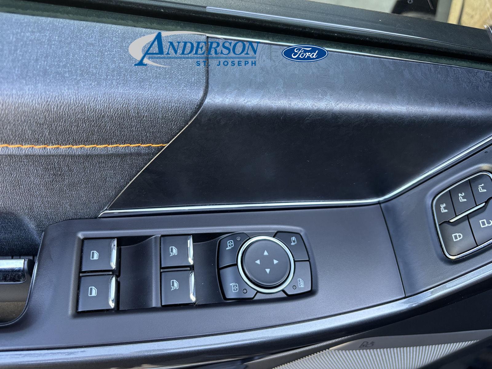 Vehicle photo 1